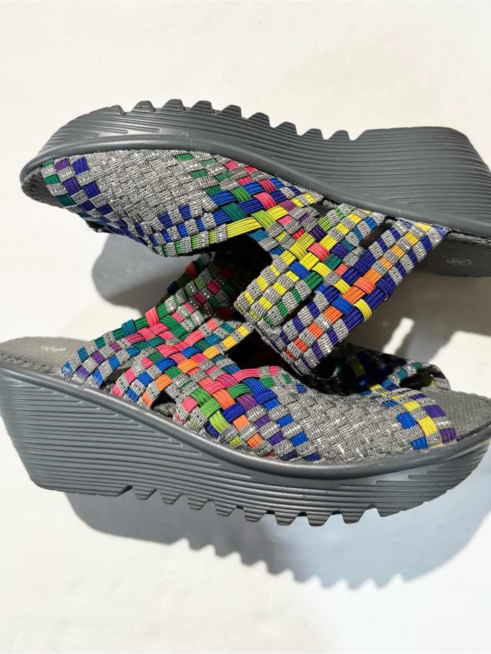 Bernie Mev “Comfi” Multicolor Open Toe Wedge Shoes Size 38 / 7 US